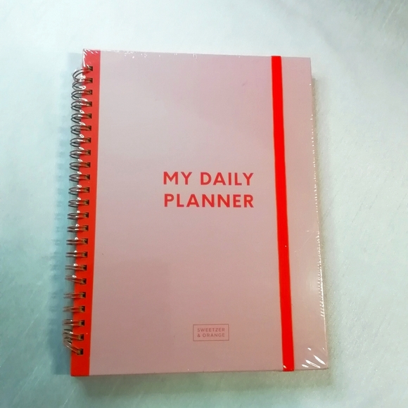 Daily Planner, Habit Tracker, Meal Planner, Undated, by Sweetzer & Orange. - Picture 3 of 9